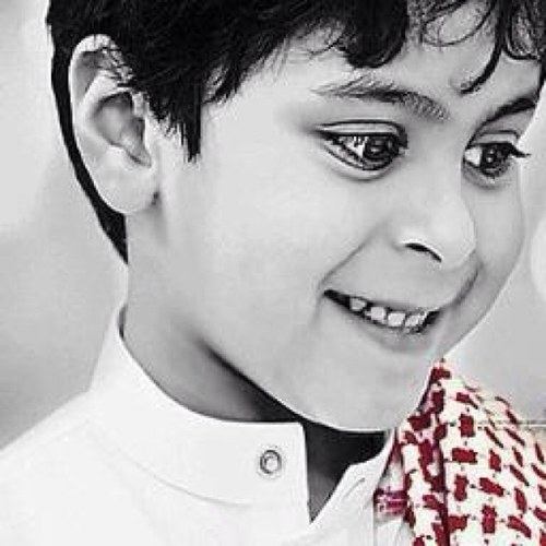 ‏* انا برسل وانت اقرا جديدي* واللي يلامس خاطرك اعتبره اهداء، سأدعك تقيّمني ، فربما تجد شيء لم اجده انا شرفني الـ ( follow ) فـ اهلاً وسهلاً بك ..
