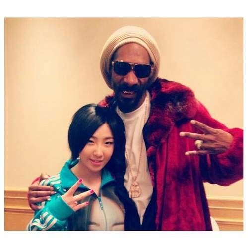โย่วสวีดัดสวัสดี!!ฉันมักเน่มินจีจาก2NE1ฉันบ้าฉันรั่วบลาๆ~55ฉันเต้นเก่งมากนะจะบอกให้#ใครถาม ฟอลมาคุยกันได้นะฉันไม่กัด*ปาหัวใจใส่รัวๆ*♥♥#MONke [16.12.12]