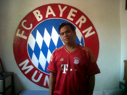 The Bavarian, Die rotten, FC Hollywood