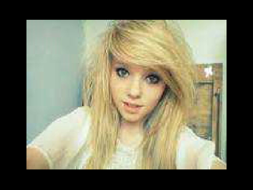 I'm an outgoing girl that has just moved at westwood met an emo boy now he wants to date me.. @drakedunkun {call me abbie}