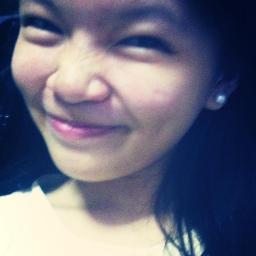 A girl who sings, dances, acts. i love making people HAPPY, without anything in return :D