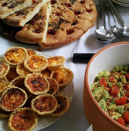 Bringing people together through homemade sweet & savoury food.