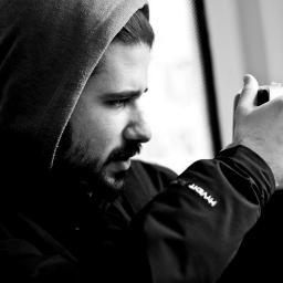 Young filmmaker who loves everything concerning motion and still pictures aesthetic, adore and explore magic enriching and separating art from reality.