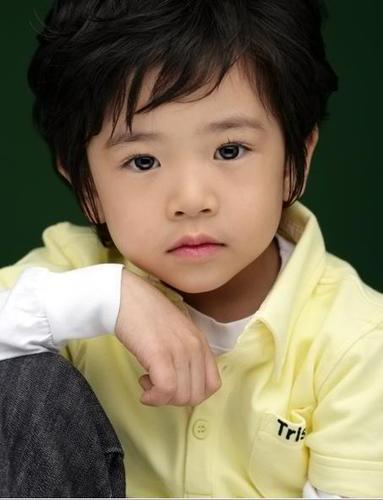 cute | Ice Cream *u* | I LOVE mommy Sam and Daddy Red ^___^
I am cute and I Love Ice cream!!!