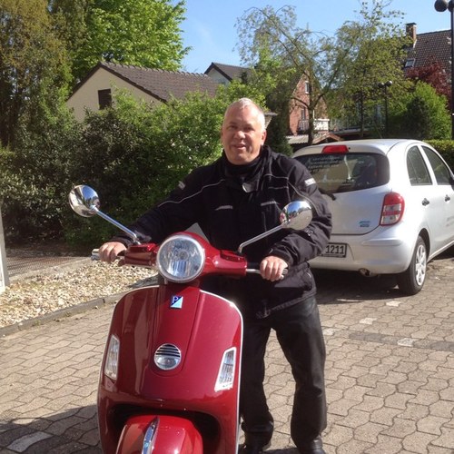 paulgross15's profile picture. 