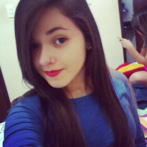 Não faça sua felicidade depender daquilo que não depende de você .  Minha melhor @isnaravicente ...