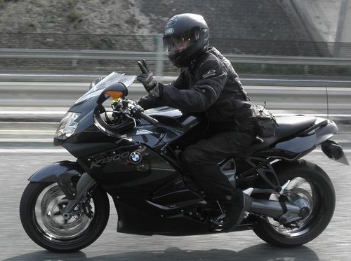 kuma_jr3wix's profile picture. 富田林市住みのシングルです(離婚)。
愛機(バイク)は「K1300S」と「マジェスティS」を所有。
アマチュア無線は「JR3WIX」。 
ペットは12歳の柴犬(雄)が居ました。名前は「鈴源丸」、2021/10/3急逝。
LINE IDはJR3WIX-D。

#バイク #アマチュア無線 #婚活