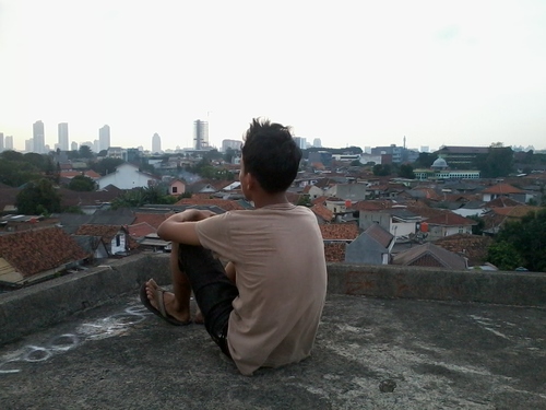follow yg ini aje @AFizan_Fernanda