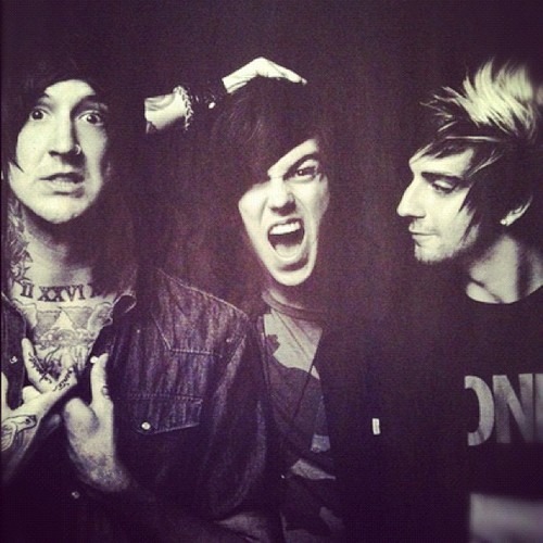 band account, tweeting lyrics, quotes, interesting things.. TPR,ATL,ADTR,YMAS,Greenday,SWS,BMTH,BVB and more♥. Personal account: @_albertgoult