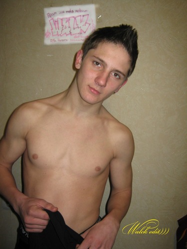 walck07's profile picture. Играю на гитаре, меломан, занимаюсь спортом.