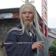 闲云野鹤，仙疯稻骨。Wild crane on isolated cloud, up to heaven by crumbly bone.