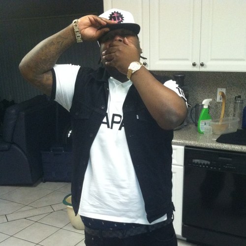 I Keep God First, SFG the Team We going Global with it. Rapper/Songwriter Contact (MillzwantBillions@Gmail.com) #FlyNiggaShYt