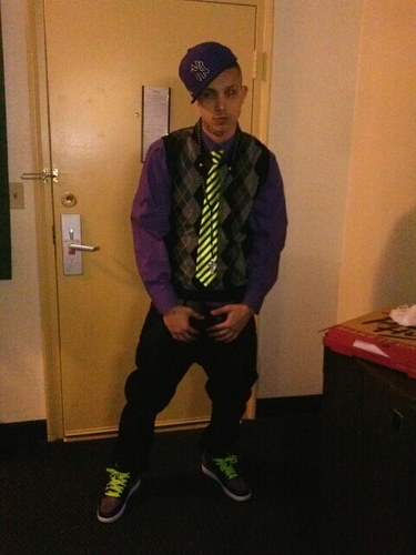 zandel1915's profile picture. 