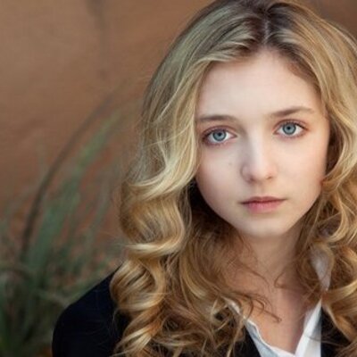 Profile Picture of Hana Lani Hayes (@HanaisaBIGfan) on Twitter
