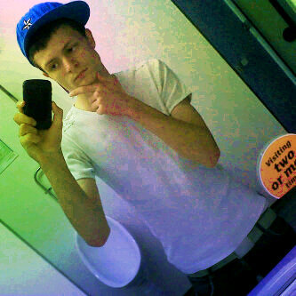 aaron_leigh09's profile picture. I'm a big music fan, most of the time my headfones are in and if there not I'm looking for even more music #musicsoul