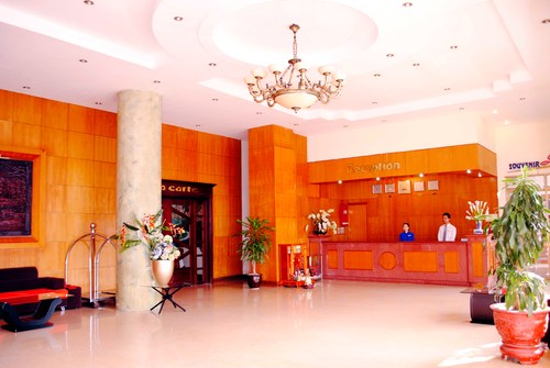 Stay in Van Hai hotel, you can view Halong sunrise in the early morning and enjoy fresh air of the Bay and request other services in there.
