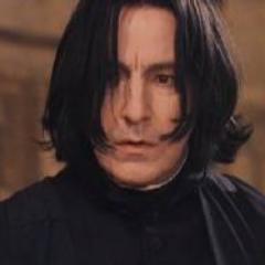 Olhe pra mim... Tem os olhos da sua mãe  #Snape  ---
A Magia sempre existirá enquanto você acreditar