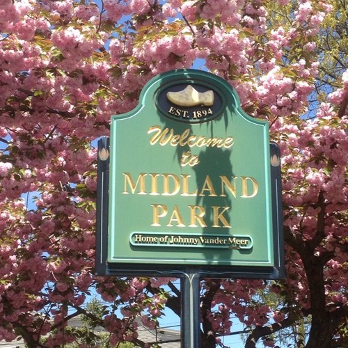 MpProblemz's profile picture. Midland Park, NJ. 
Home to the most ratchet hoes in Bergen County