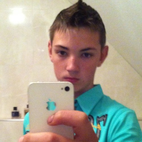 Kickbokser~we zijn broers van een andere moeder @HoiIkBenErben.