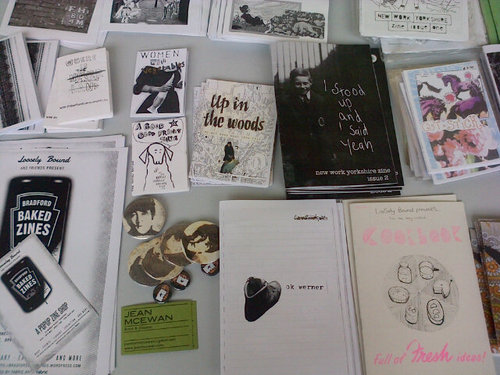 loosely_bound's profile picture. Bradford based zine collective