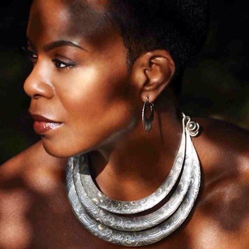 Singer/ Songwriter/ Performer For bookings sativah@phylineproductions.com
https://t.co/lchISh1hRJ
Bless up