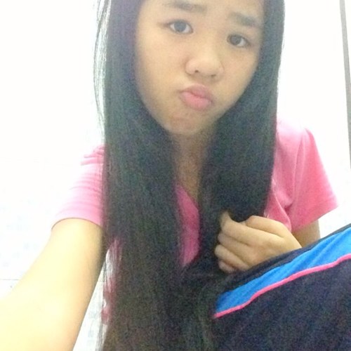 ได้ยินบ้างไหม ? ได้ยินรึป่าว หนึ่งคำที่มันล้นใจ.    ใกล้กันแค่นี้ ได้ยินบ้างมั้ย ?
 คือเสียงหัวใจของฉันเอง