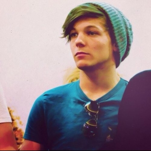 LouisTomlIinscn's profile picture. I don't love @taylohrswift.