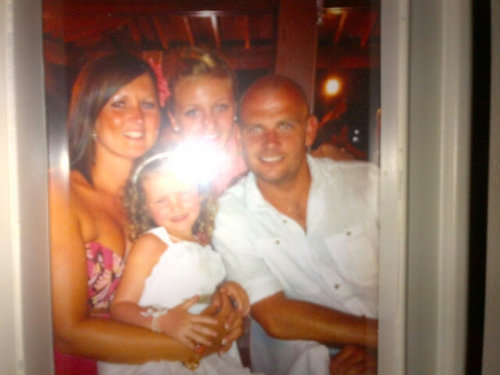 nearly married, 4 gorgeous girls,1 dog and a set of golf clubs SFGC/NFFC! co-owner of A&D Drylining & Joinery Ltd. a-dltd@hotmail.com