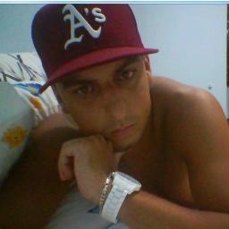 Gosto da vida e vivo intensamente, e amo minha familia e mninha vida mais que tudo... feliz da vidaaaaaaaaaaaaaaaaaaaaaa