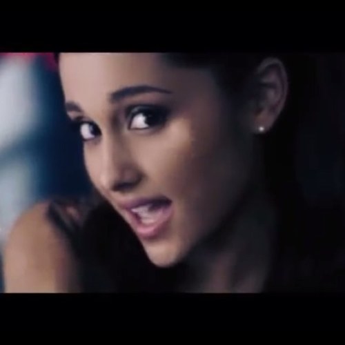THIS SONG IS AMAZING AND THE MUSIC VIDEO IS KINDA CREEPY BUT REALLY AWESOME + TWIST AT THE END!! IM SURE YOU LOVE IT :) http://t.co/ZiOfc0JlE2
