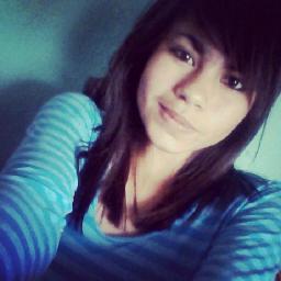 tan solo con beso se puede enamorar
sin necesidad de hablarse solo los labios rosarse cupido los flechara(88'