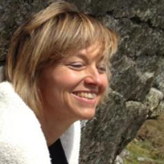 I am now trekking the Great Wall of China raising funds for Rowcroft Hospice and in memory of Jo Curry. Please sponsor me https://t.co/nR1XQMTGV3