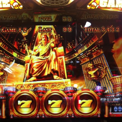 fuzikun1004's profile picture. やっほー！＼(^o^)／音楽大好きだよ。クラシック、ROCK、POP、ジャズ、吹奏楽、なんでもかかってこい！T.sax、ピアノ、ギター、ベース、ドラムやってます。愛 ラブBUMP OF CHICKEN!!!!愛ラブ藤くん!!BUMP好きはフォローミー！将来の夢は幼稚園教諭 。短大に年生。気軽にフォローください！