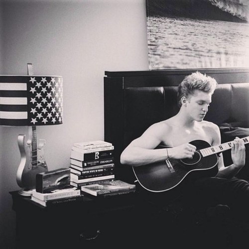 curdysquiff's profile picture. this is obvi a fanpage for the wanted

i like pie. bai