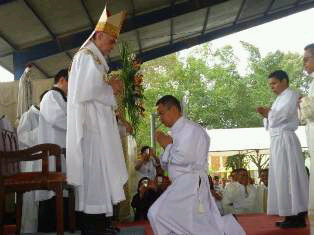 Toda verdad, la diga quien la diga viene del Espíritu Santo, no hay autoridad que no venga de Dios. 
¡Soy Sacerdote Católico!