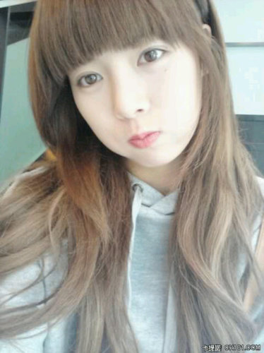 ฉัน ฮยอนอา จาก 4minute ฉัน สวย เซ็กซี่ *เต้น* ฉันเป็นคนช่างยั่ว -.,- ยั่วให้คนอื่นอารมดี 55555 ฉันบอทใหม่ใสกิ้ง จาก #BABYKISSFAM ฝากตัวด้วยนะค่ะ *กัดปาก*