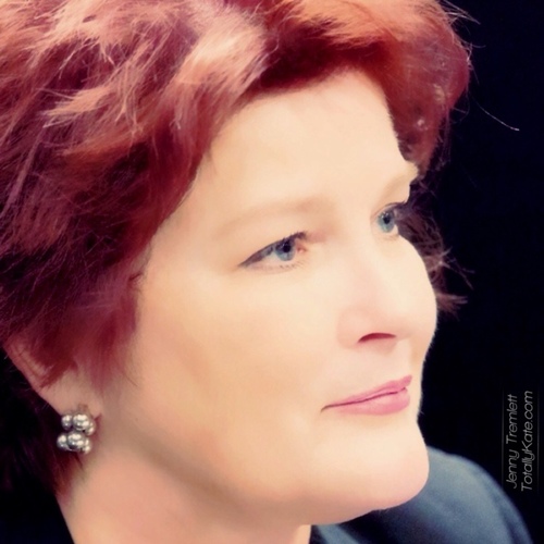 Updates from Kate Mulgrew's Official Fansite - Tweets by Totally Kate webmaster