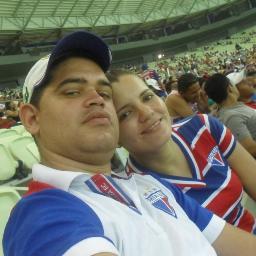 Nunca se ache demais, pois tudo o que é demais sobra, tudo o que sobra é resto e tudo o que é resto vai para o lixo.

                     