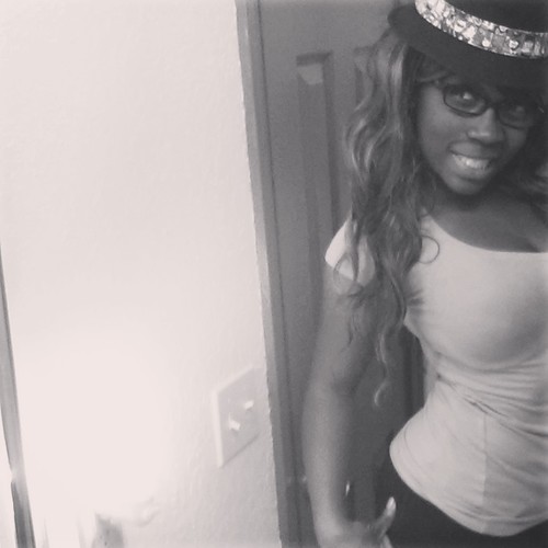 I Love Music ;) KC born, CoMo raised, #TeamChocolate#TeamNatural#noMakeUp...Trying to make everyday count...Show Love when you can, tomorrow isn't promised...