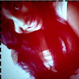 - Hey , sou do tipow '  Sincera,teimosa,tímida,sonhadora,realista,chata,cariosa,amorosa, surprendente, é isso ae , ja que ta aqui, Me Segue ' *-*