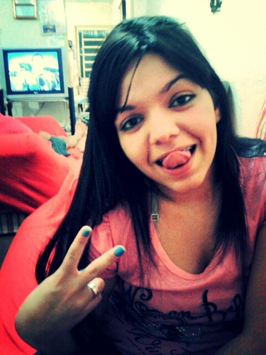 - 17 anos, taurina, corintiana e a pessoa mais feliz do mundo ao lado dele @wilton_reis s2