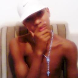  - ÐƏUS SƏMPRƏ (:  - 14 anos , hetero , sonhad0r , sempre com um sorriso , no rosto , humildade , sempre , JÁ COMI A MEGAN FOX ! , pode chegar , que é noiz ,