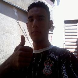 Não brigue, não discuta, pessoas invejosas você derruba com um sorriso
