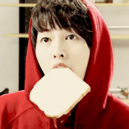 Song Joong Ki  송중기 ◣อ่ะแฮ่ม มายเนมอิสสึ~! ซง จุงกิ หนุ่มดอกไม้งาม_.._ รู้จักผมมั้ย หื้ม-3-ฮ่ะฮ้า ^O^ ฟลอมาคุยกันนะครับ ผมรอคุณอยู่  #85LINE