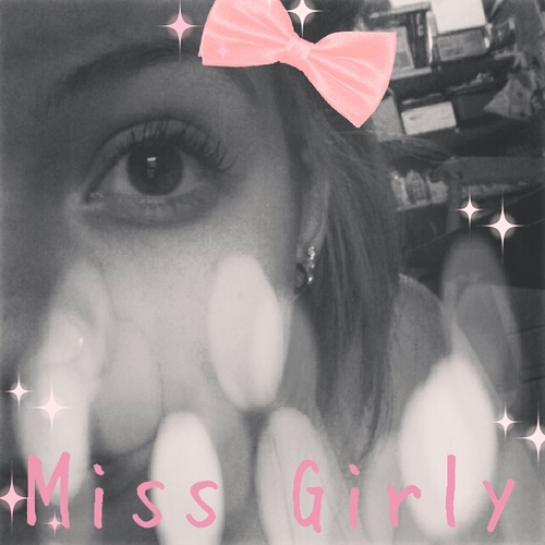 thegirlylez's profile picture. Pink. Dresses. Girls. Drugs.