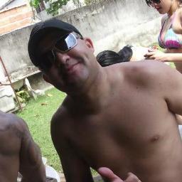DEUS É FIEL