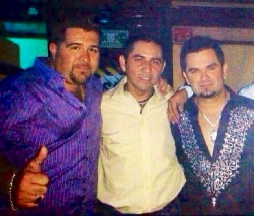 DENTISTA,ORTODONCISTA, CHOPPER,COMPOSITOR(EL BUEY-Israel Valdez y Toño Lizarraga, MI FUNERAL-Banda Nuevo Imperio, QUIEREME A TU ANTOJO-Elaine Haro, etc)
