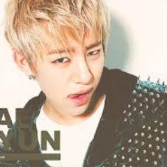 Main vocal ganteng pake banget disini. Tiati naksir ye aokaok.