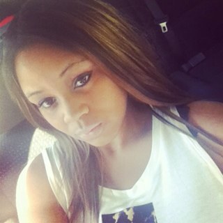 I Love Girl On Girl 
Lakers Fan 
Young & Dgaf 
FOLLOW ME I FOLLOW BACK!
