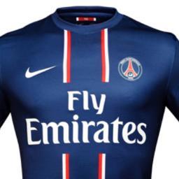 Aime le sport, surtout le foot, supporter du PSG.